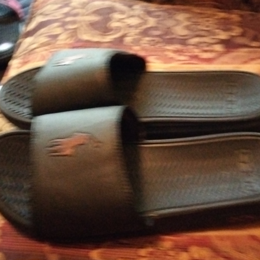 Sandals - Picture 2 of 4